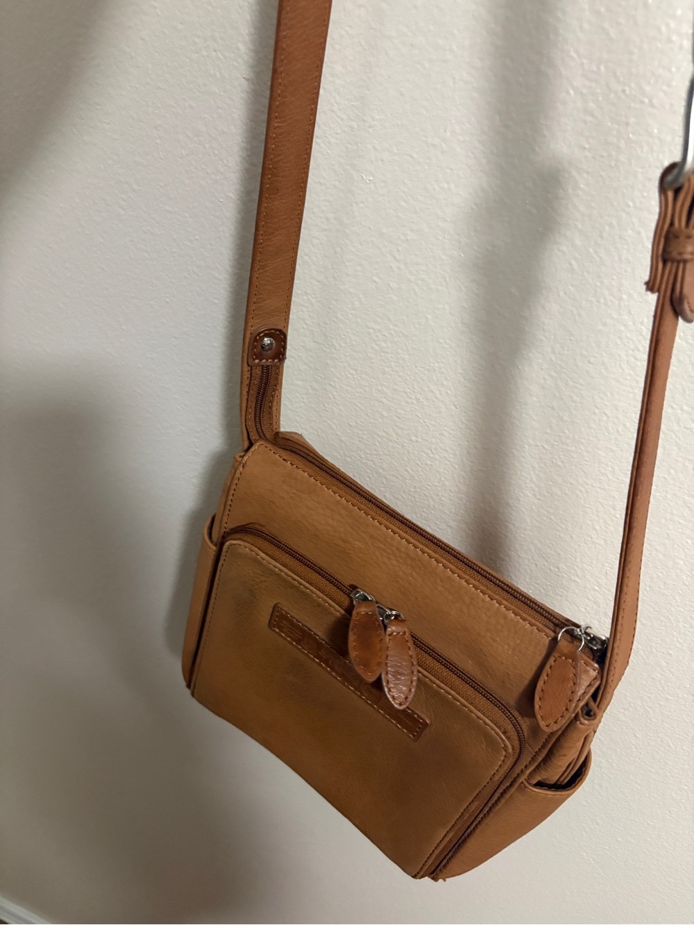 Vintage Leather Fossil Crossbody Medium Size Multiple Zipper Compartments Purse - Picture 10 of 12